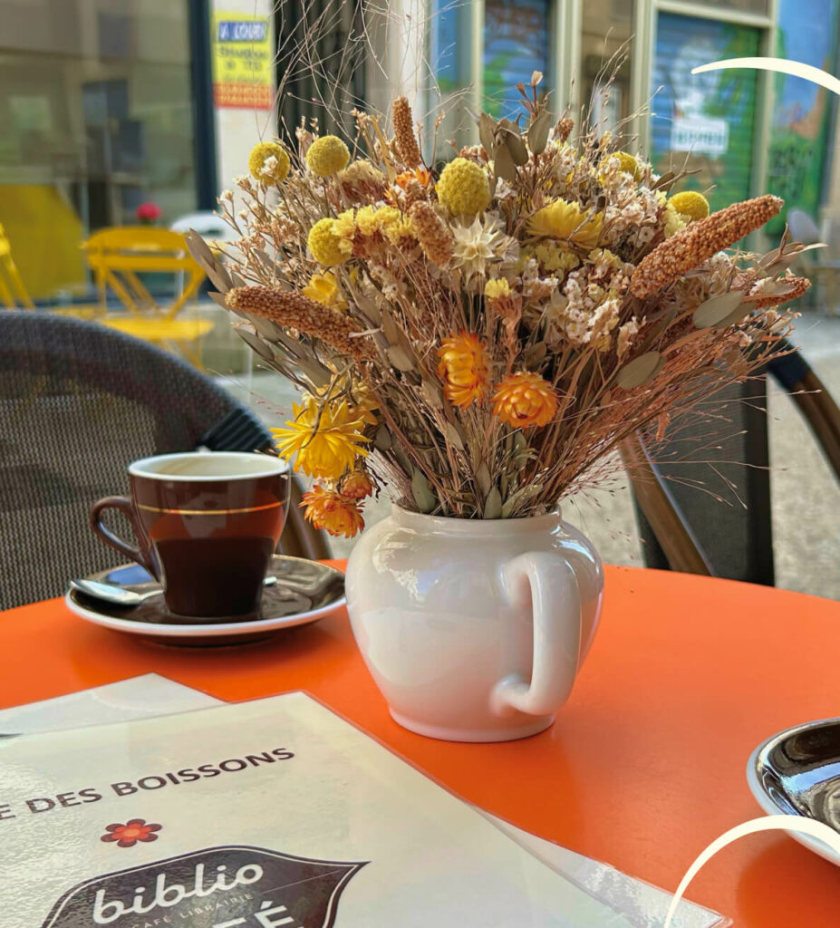 Terrasse du Biblio Café
